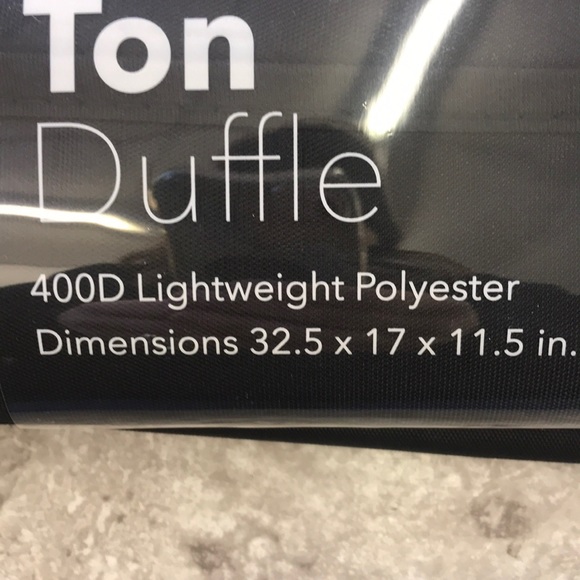 Marc New York carry a ton duffle bag - Picture 3 of 3